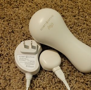 Clarisonic Mia facial cleansing brush system